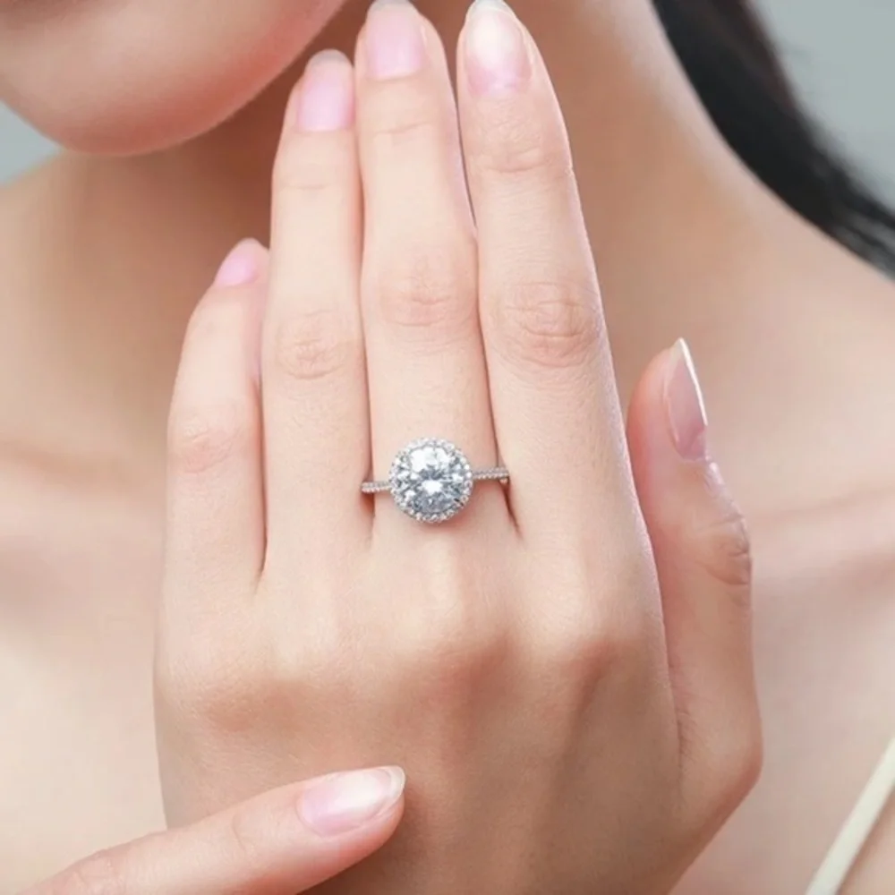 925 Sterling Silver Round Sparkling Cubic Zirconia Ring